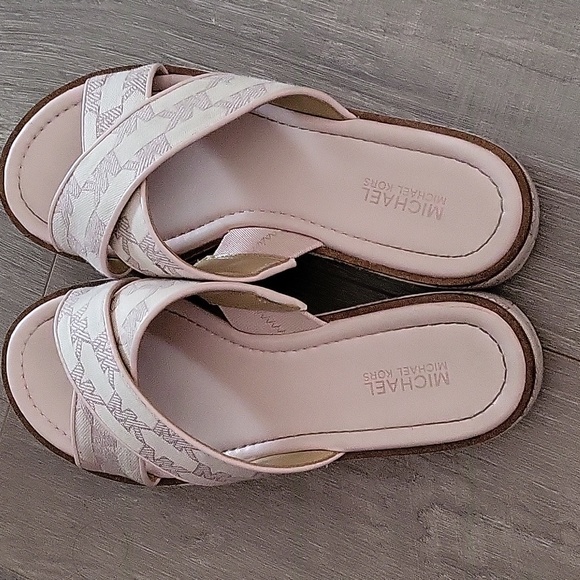 Michael Kors sandals - Picture 3 of 7